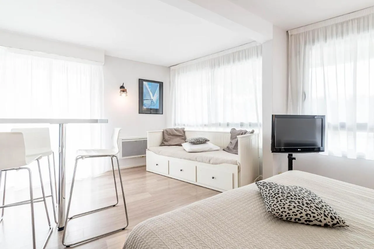 Residence Le Crystal Ντινάρ 0*,